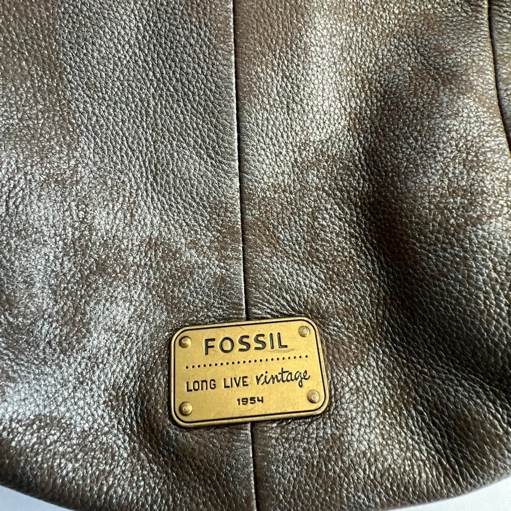 Fossil Long Live Vintage 1954 Leather Shoulder Bag,‎ Distressed Silver